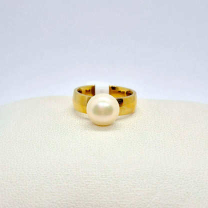 Natural Pearl Ring in Gold Plated Stainless Steel