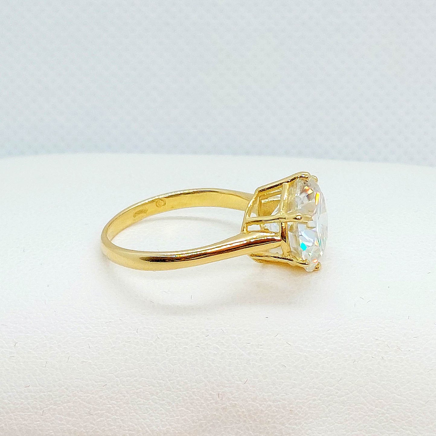 5ct Moissanite Diamond Ring in Solid 18K Gold and Made in Belgium