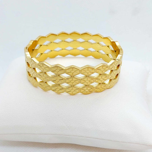 Bangle Bracelet in Gold Plated Stainless Steel