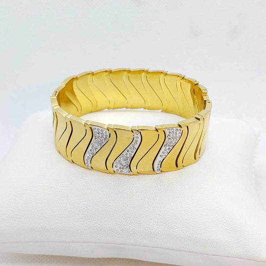 Bangle Bracelet in Gold Plated Stainless Steel