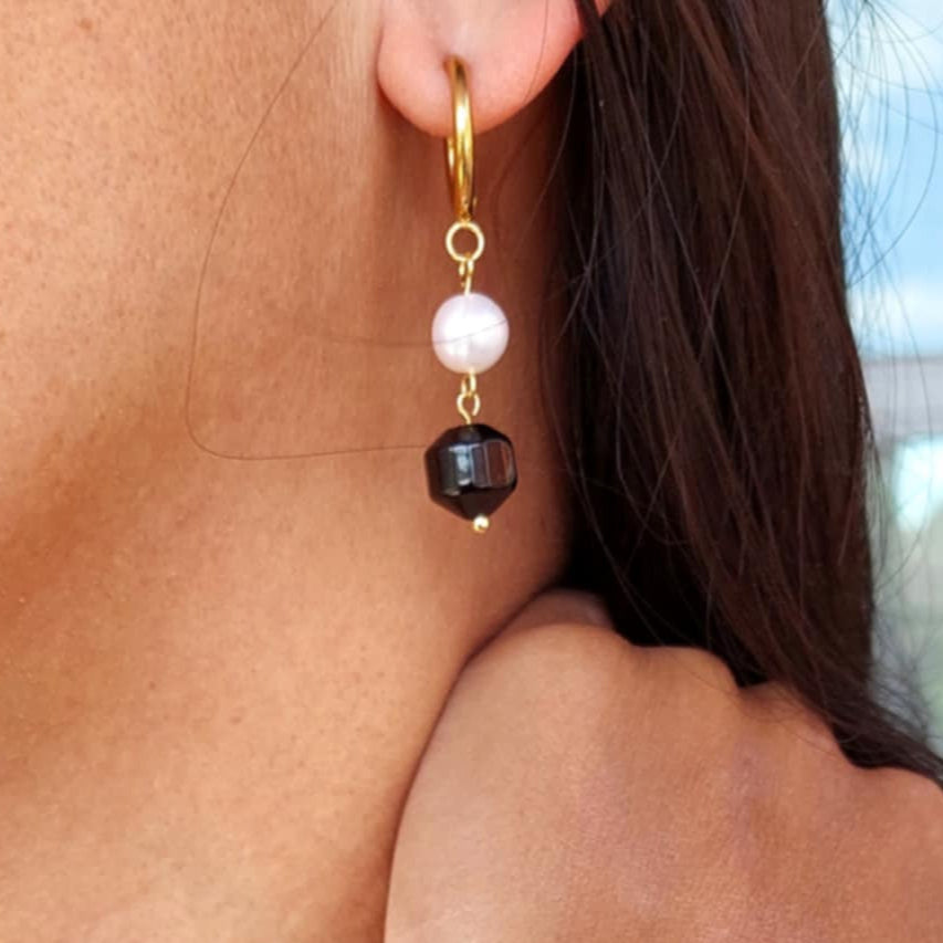Natural Onyx and Pearl Dangle Hoop Earrings in Gold Plated Stainless Steel