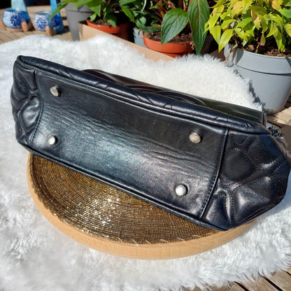 Pre-Loved Chanel Black ----------- Handbag